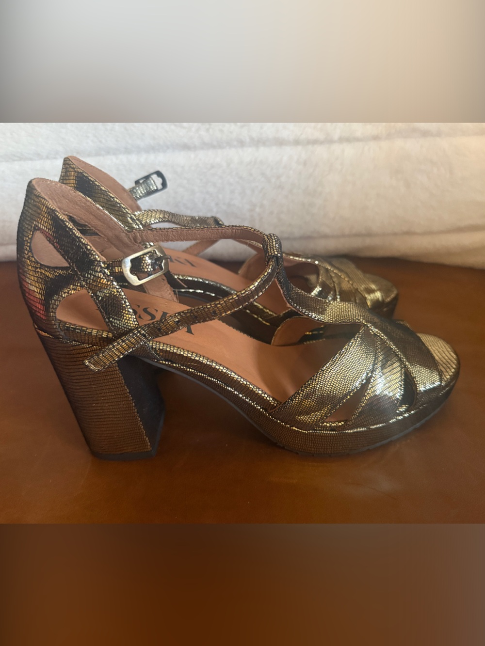 Esska Anthropologie Valerie Metallic Onyx Gold Platform Chunky Heels Sandals